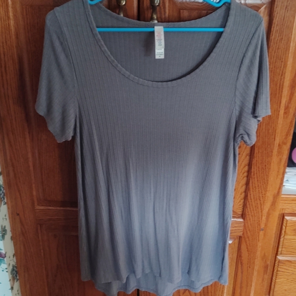 Lularoe ribbed Gray classic t medium